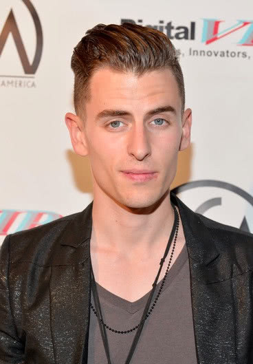 Mike Tompkins