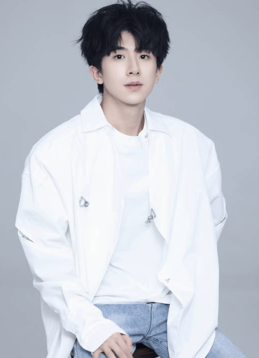 杨鹤麟