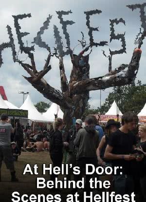 At Hell's Door: Behind the Scenes at Hellfest海报封面图