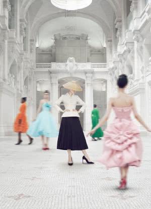 ‘Christian Dior, Designer of Dreams' at the Musée des Arts Décoratifs海报封面图