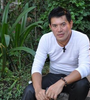 Retour à Manille: Le cinéma Philippin海报封面图