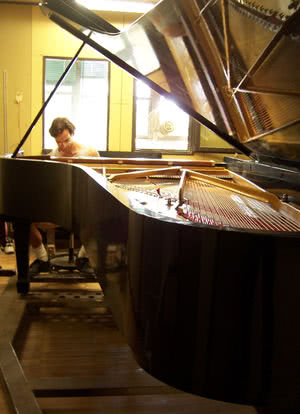 Note by Note: The Making of Steinway L1037海报封面图