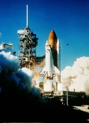 Space Shuttle Discovery: John Glenn Launch海报封面图